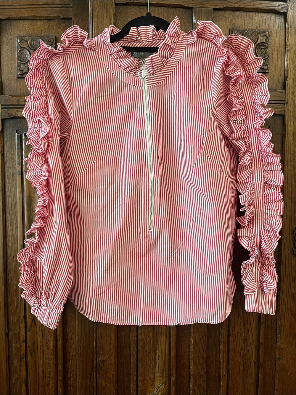 Greysn Red & White Ruffled Sleeve Sz: Small